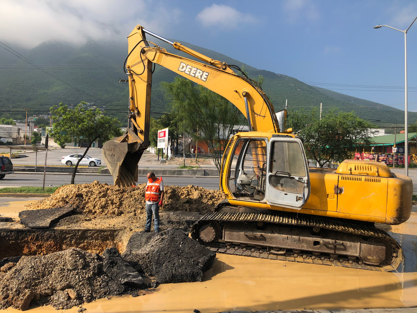 Excavadora John Deere 200LC