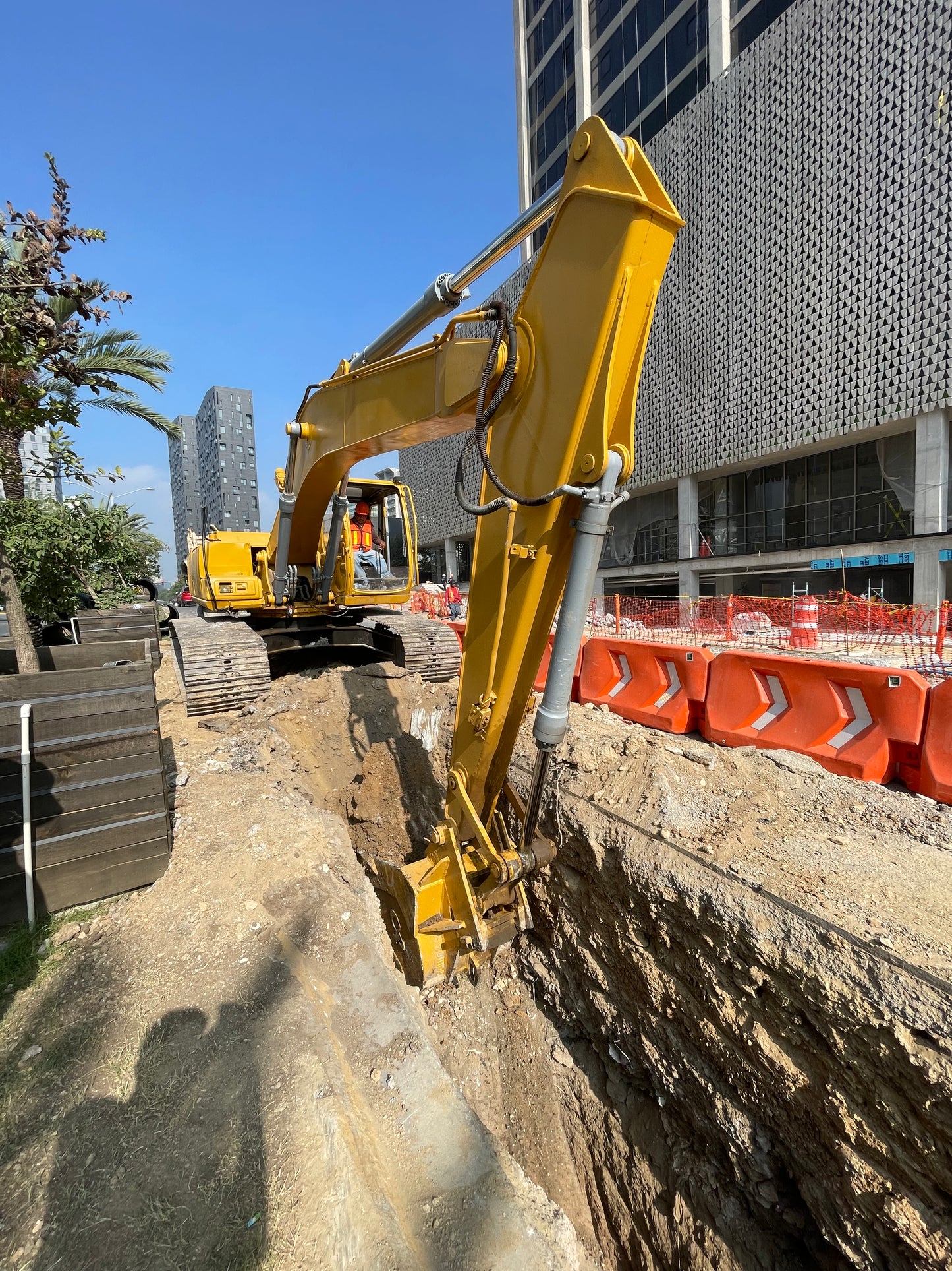 Excavadora John Deere 200LC