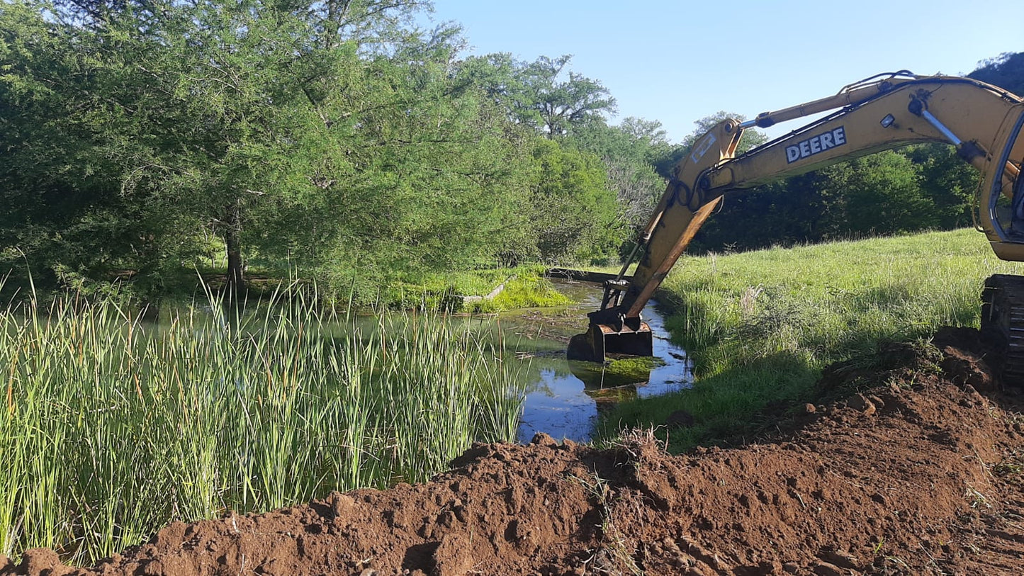 Excavadora John Deere 330 LC CON EXTENSIÓN Y ACCESORIOS